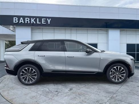 New 2025 Cadillac Lyriq Sport image 8