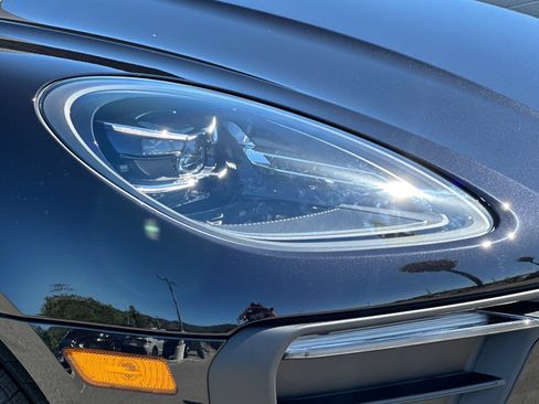 New 2026 Porsche Macan AWD/4WD image 37