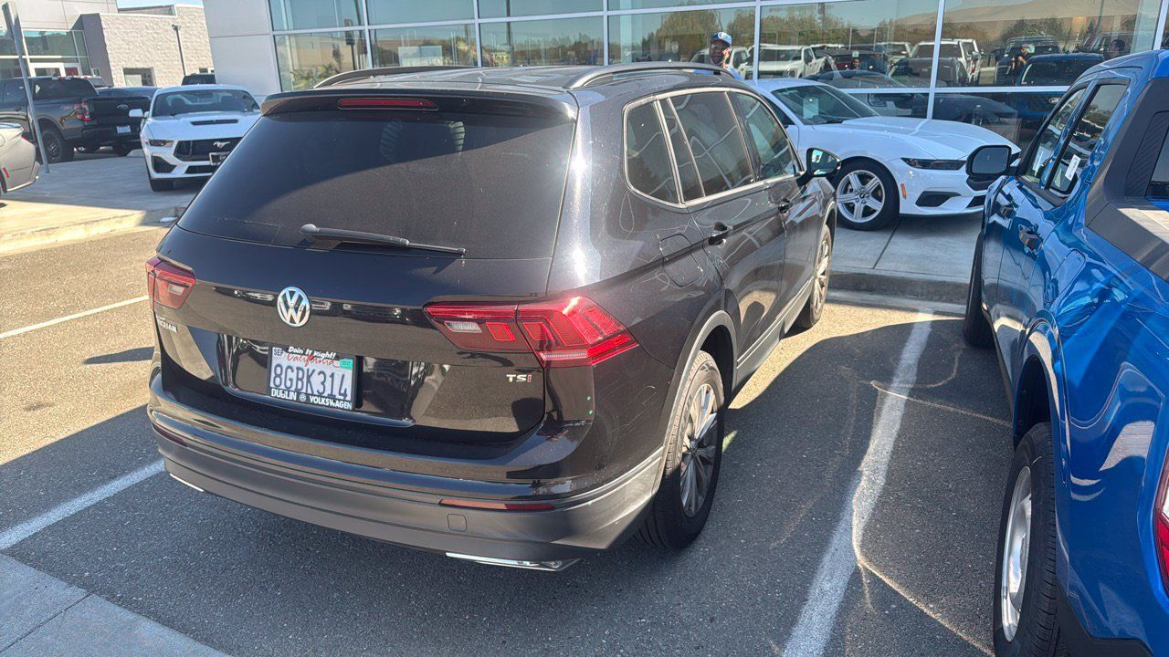 Used 2018 Volkswagen Tiguan S FWD image 2