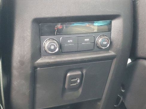 Used 2019 Chevrolet Traverse LT image 27