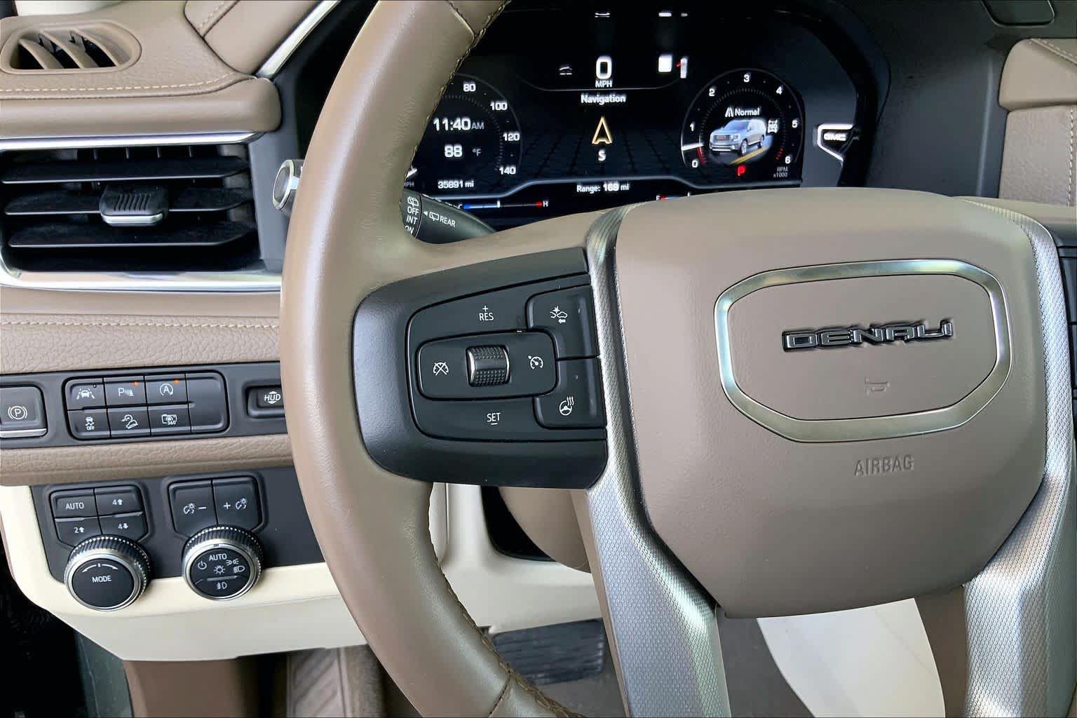Used 2023 GMC Yukon Denali AWD/4WD image 24