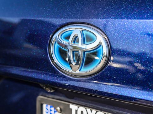 Used 2020 Toyota Highlander XLE AWD/4WD image 27