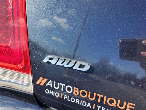 Used 2016 Chrysler 300 C Platinum image 17