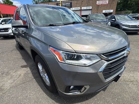 Used 2019 Chevrolet Traverse LT w/ LPO, Floor Liner Package AWD/4WD image 3