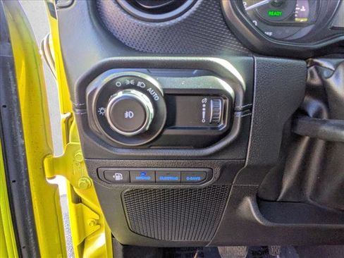 Used 2024 Jeep Wrangler Rubicon image 20