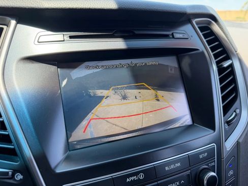 Used 2017 Hyundai Santa Fe SE FWD image 13