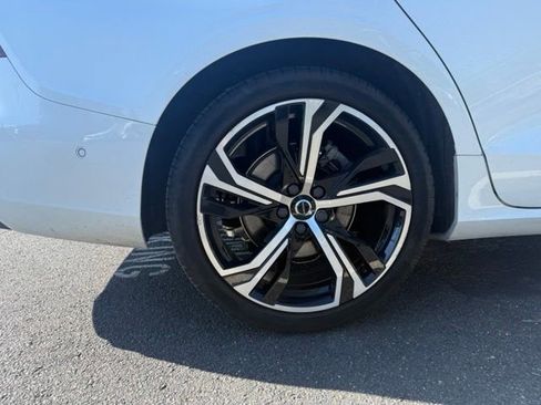 Used 2024 Volvo S60 B5 Plus AWD/4WD image 5