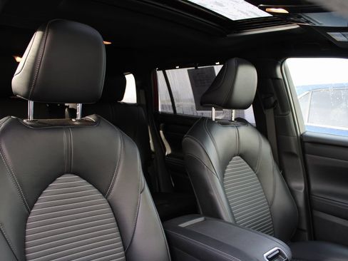 Used 2023 Toyota Highlander XSE image 20