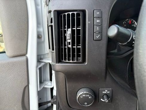 Used 2024 GMC Savana 2500 w/ Driver Convenience Package image 33