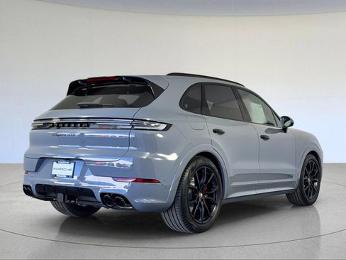 New 2026 Porsche Cayenne GTS AWD/4WD image 8