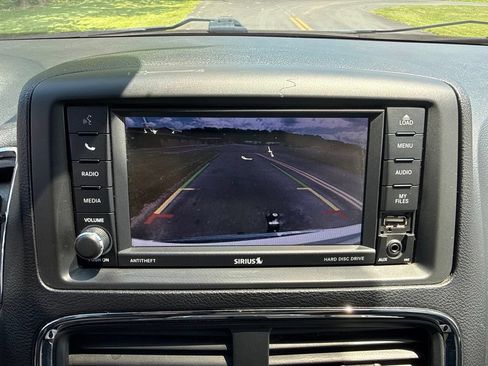 Used 2019 Dodge Grand Caravan SXT FWD image 22