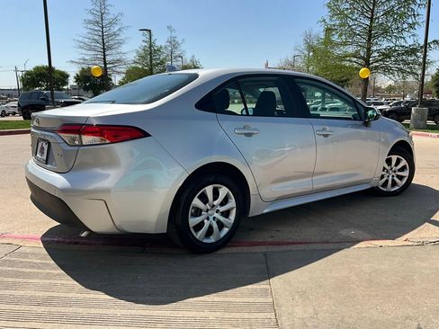 Used 2025 Toyota Corolla LE image 6