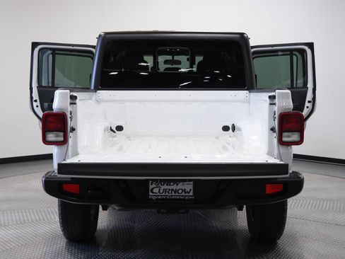 Used 2023 Jeep Gladiator Sport AWD/4WD image 12