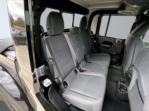 Used 2025 Jeep Gladiator Sport AWD/4WD image 18