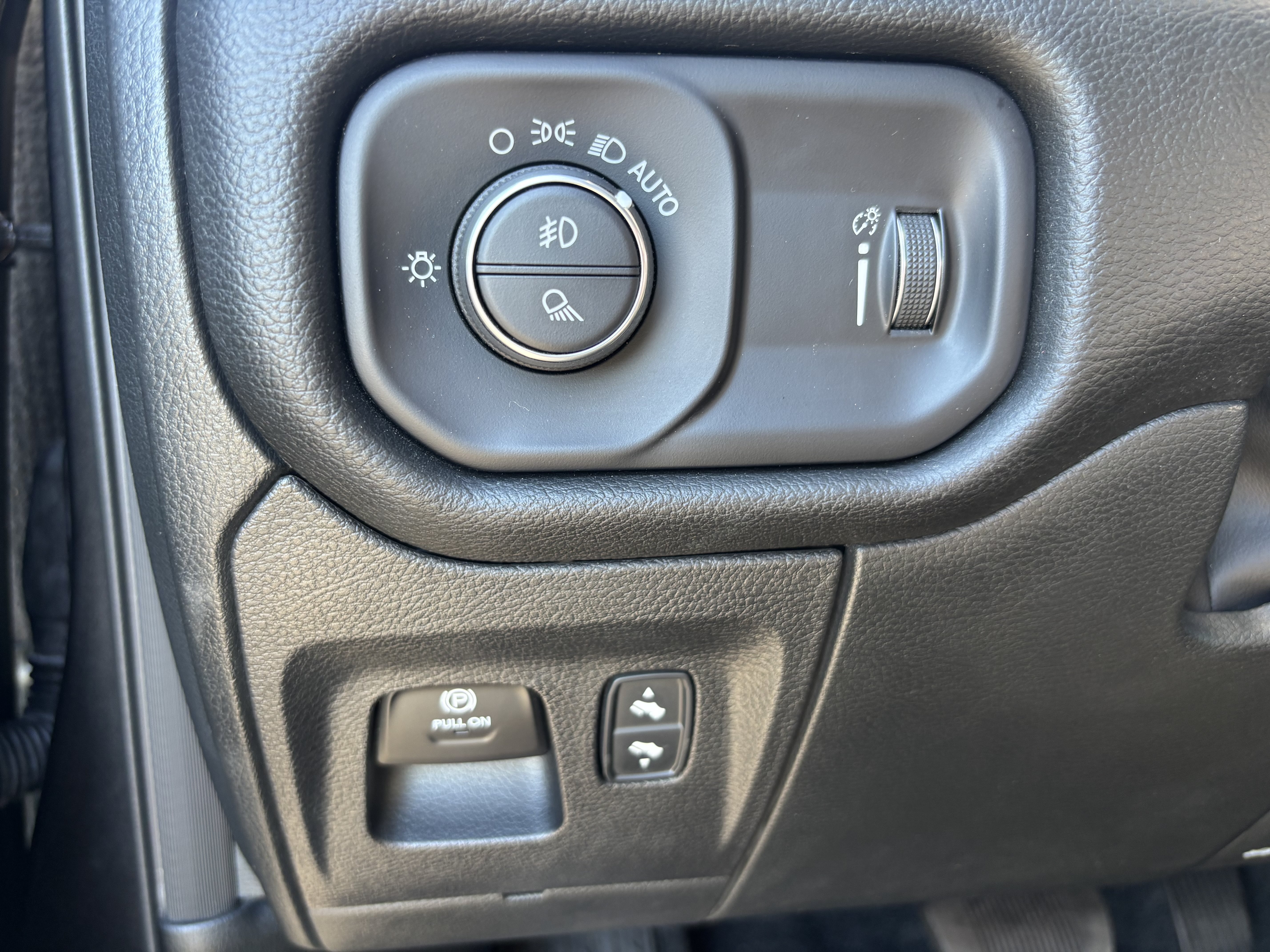 Used 2025 RAM 1500 Big Horn AWD/4WD image 24