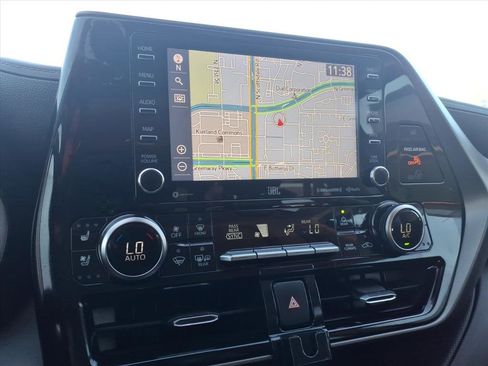 Used 2020 Toyota Highlander Limited image 23