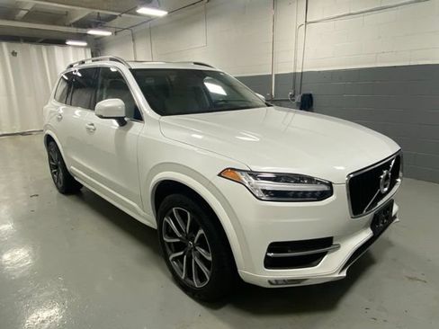 Used 2019 Volvo XC90 T5 Momentum w/ Multimedia Package AWD/4WD image 4