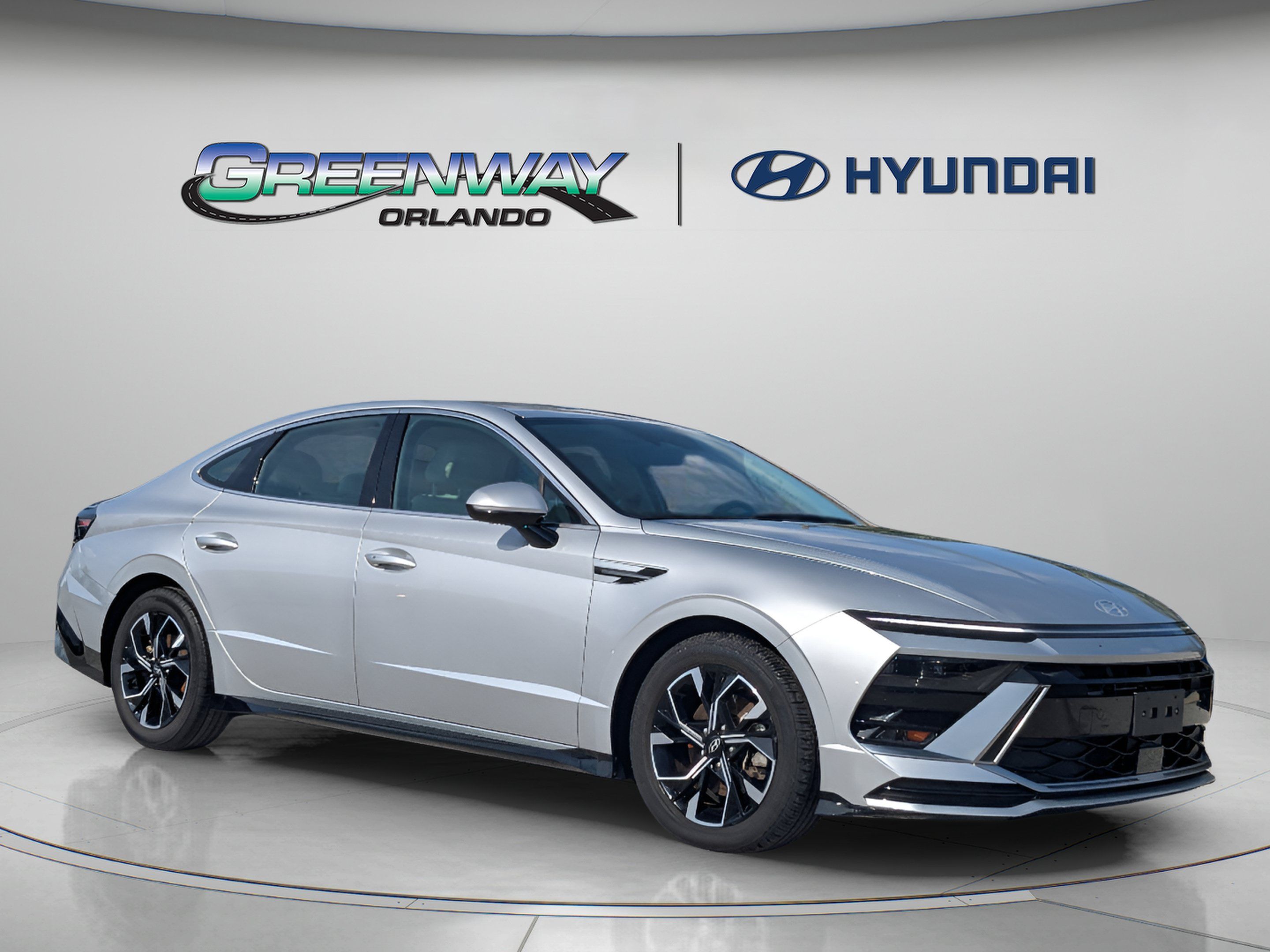Used 2024 Hyundai Sonata SEL FWD image 2