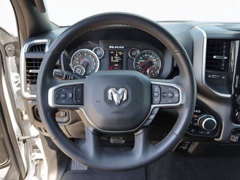 Used 2025 RAM 1500 Big Horn AWD/4WD image 10