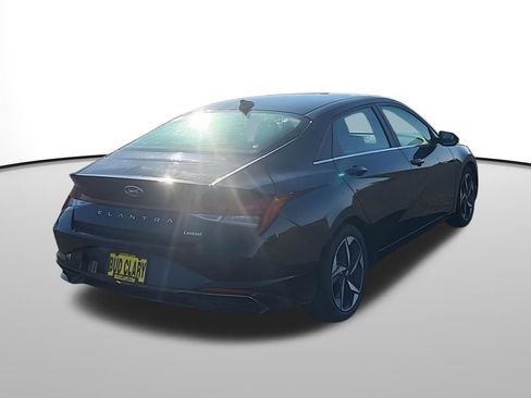 Used 2022 Hyundai Elantra Limited image 8