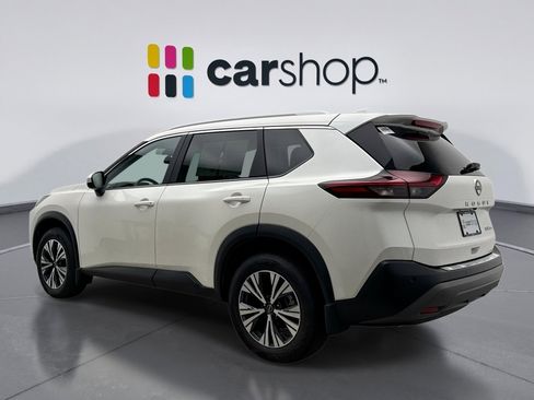 Used 2023 Nissan Rogue SV w/ SV Premium B Package image 3