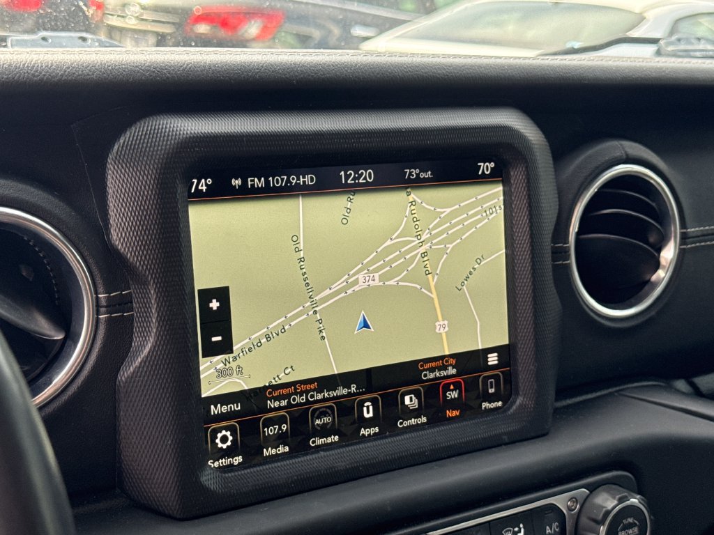 Used 2018 Jeep Wrangler Unlimited Sahara AWD/4WD image 22