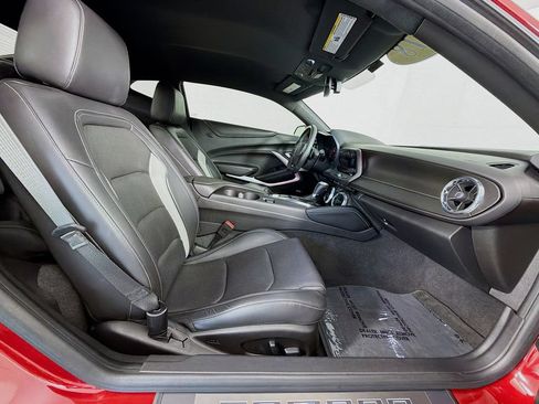 Used 2018 Chevrolet Camaro LT RWD image 27