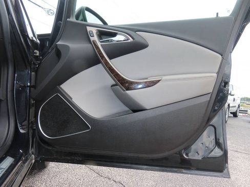 Used 2013 Buick Verano FWD image 39