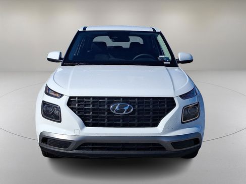 New 2026 Hyundai Venue SE image 2