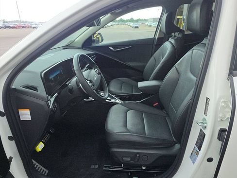 Used 2023 Kia Niro Wave w/ Wave Preserve Package FWD image 5