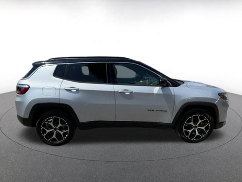 Used 2025 Jeep Compass Limited image 16