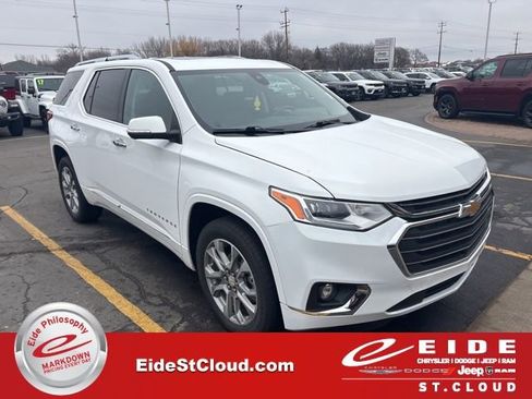 Used 2021 Chevrolet Traverse Premier image 1
