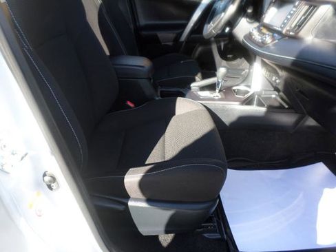 Used 2018 Toyota RAV4 XLE image 2