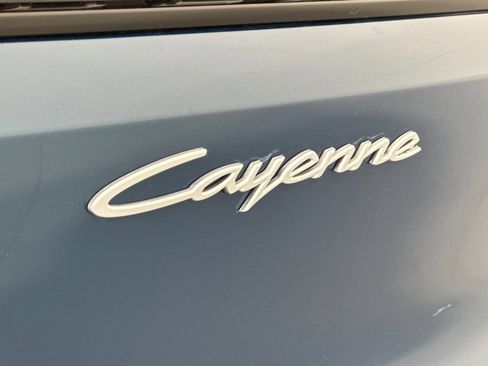 Used 2024 Porsche Cayenne AWD/4WD image 21