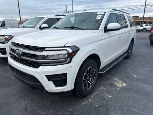 Used 2023 Ford Expedition Max XLT image 9