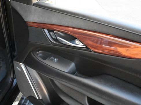 Used 2015 Cadillac Escalade Premium image 58