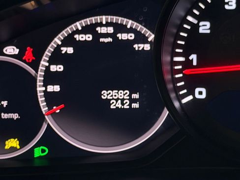 Certified 2023 Porsche Cayenne AWD/4WD image 22