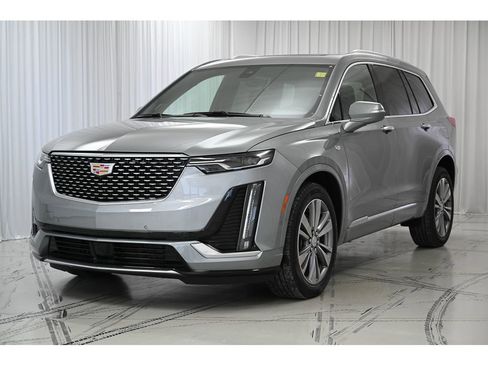 Used 2025 Cadillac XT6 Premium Luxury w/ Technology Package image 4