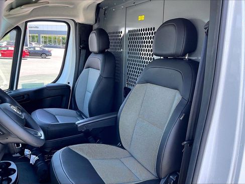 Used 2025 RAM ProMaster 2500 w/ Convenience Group FWD image 26