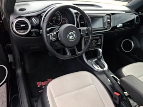 Used 2019 Volkswagen Beetle 2.0T SE FWD image 11