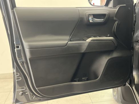 Used 2023 Toyota Tacoma TRD Sport AWD/4WD image 37