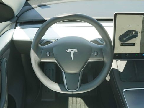Used 2025 Tesla Model Y Long Range RWD image 24