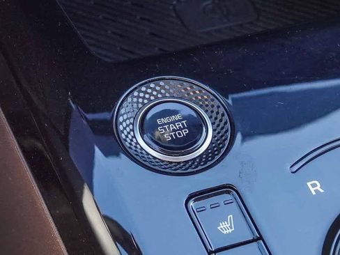 Certified 2023 Kia Niro EX image 24