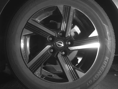 Used 2025 Nissan Sentra SV image 14