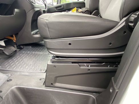 Used 2025 RAM ProMaster 2500 w/ Convenience Group FWD image 22
