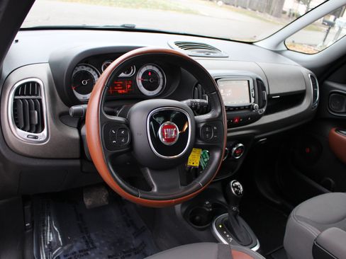 Used 2014 FIAT 500L Trekking w/ Popular Equipment Group image 18