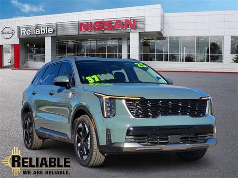 Used 2025 Kia Sorento EX image 1