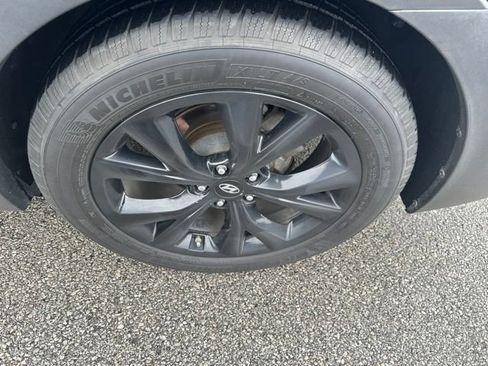 Used 2017 Hyundai Santa Fe Sport FWD image 10