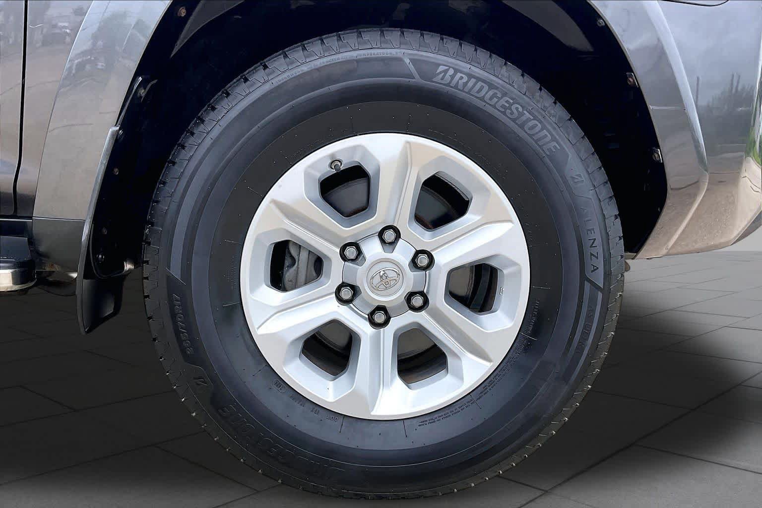 Used 2019 Toyota 4Runner SR5 Premium RWD image 9