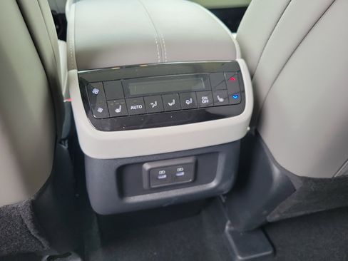 Certified 2026 INFINITI QX60 Luxe w/ Cargo Package FWD image 15